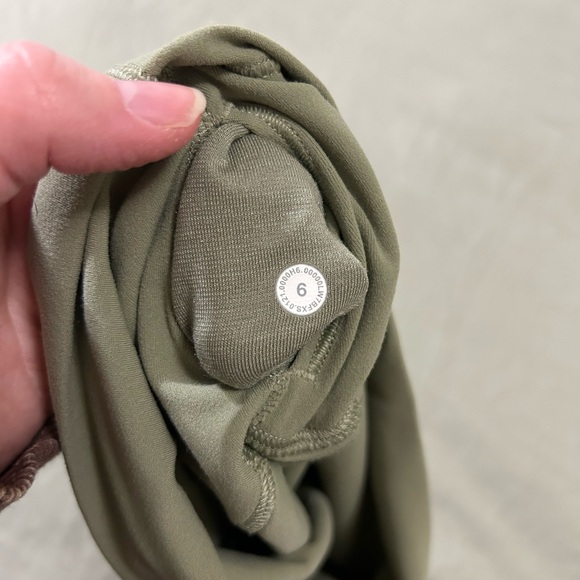 Shorts - Picture 4 of 5